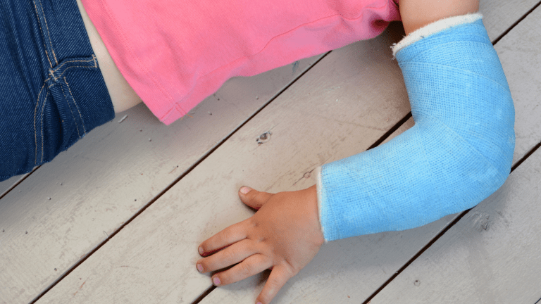 Fashionable and Fun Ways to Cover a Cast - MomTrends
