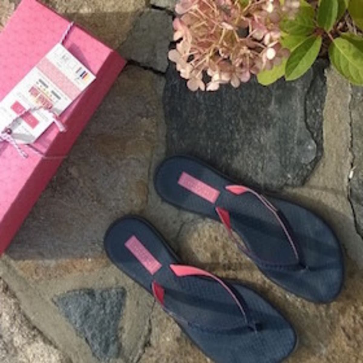 The Ten Best Flip Flops for Summer - MomTrends