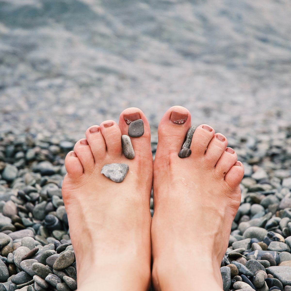 How to have healthy feet in the summer