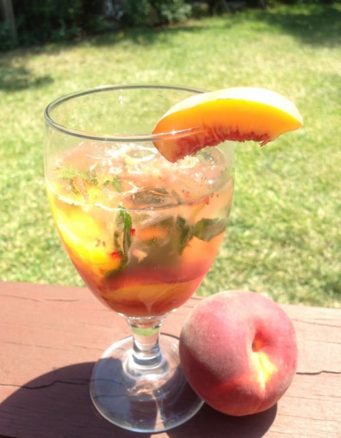 Saturday Sips Fresh Summer Peach Cocktail Momtrends 5806