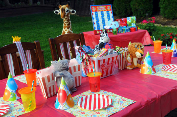 It's a Party: Circus Themed 1st Birthday Party - MomTrends