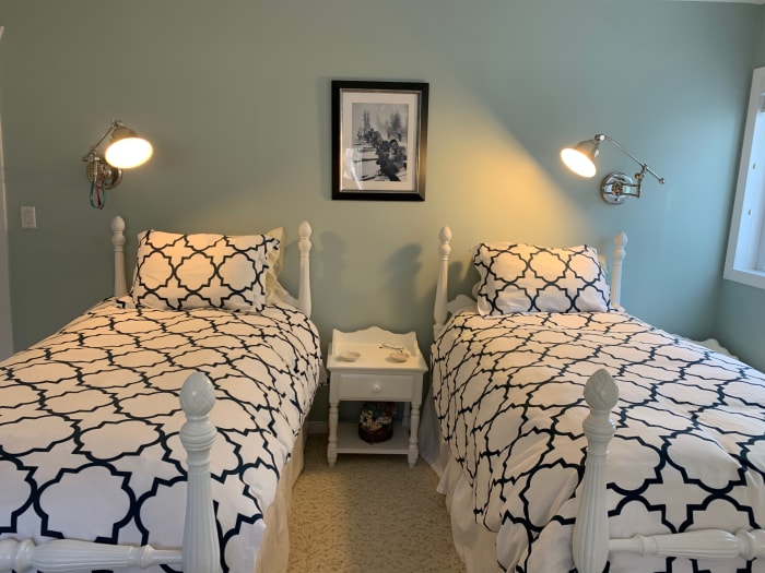 Easy Teen Bedroom Makeover - MomTrends