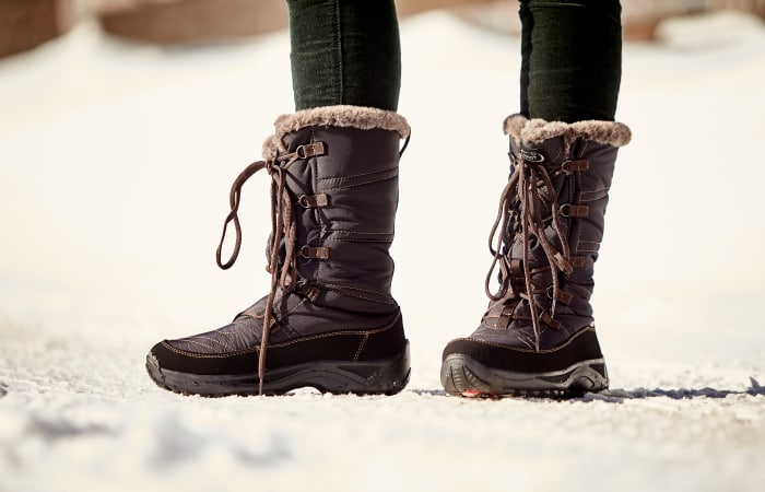 Naot Boots for a Warm Stylish Winter - MomTrends
