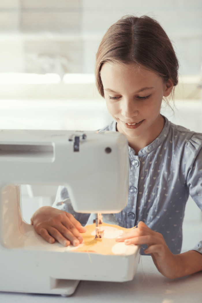 6 Ways to Encourage Young People to Sew & Quilt - MomTrends