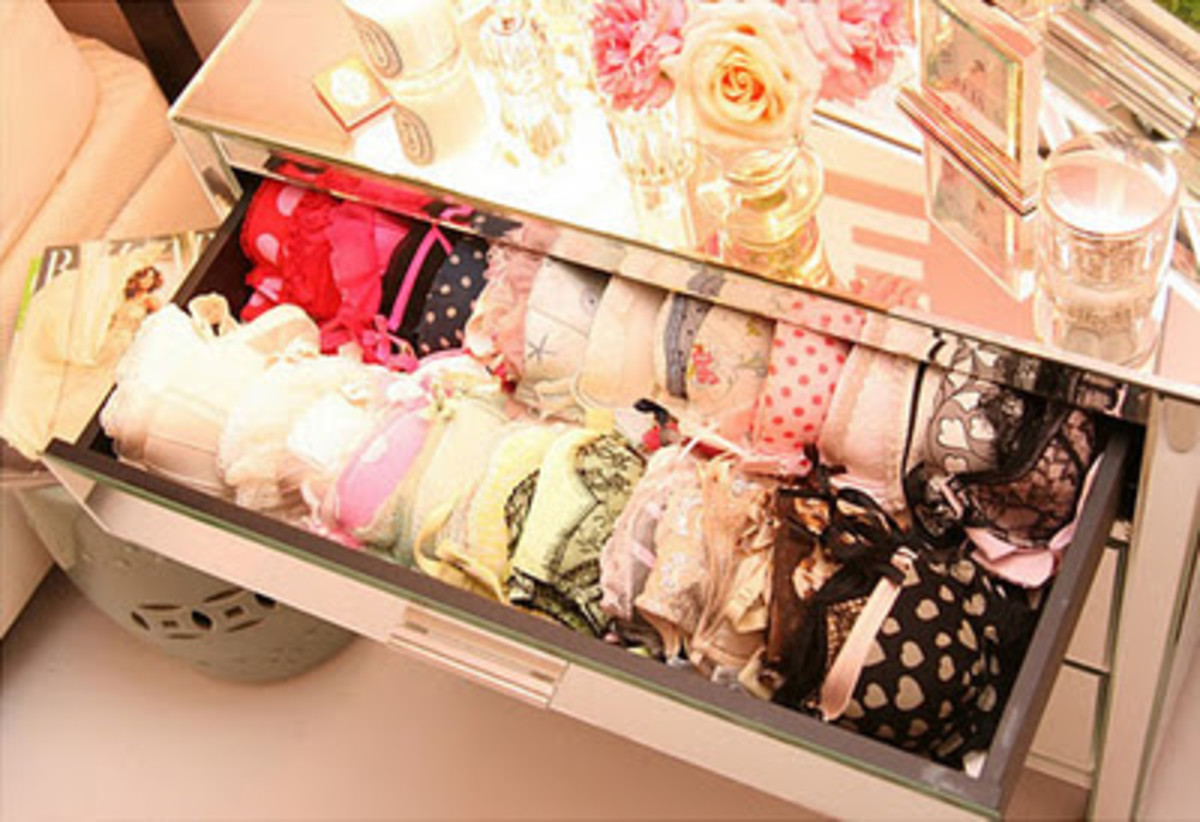 What To Toss And What To Keep In Your Lingerie Drawer Momtrends