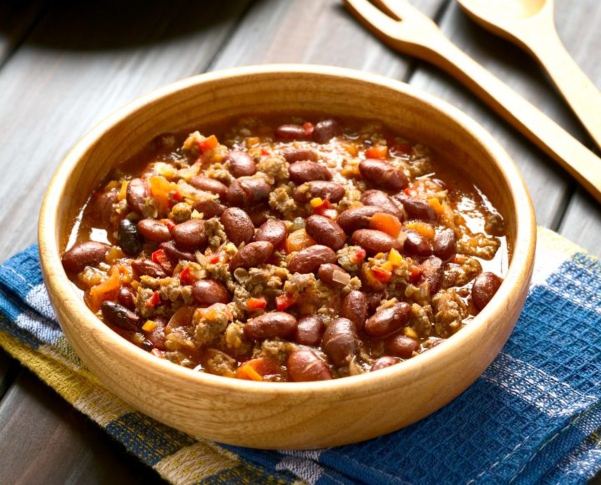 15 No Fail Chili Recipes For Your Super Bowl Party - MomTrends