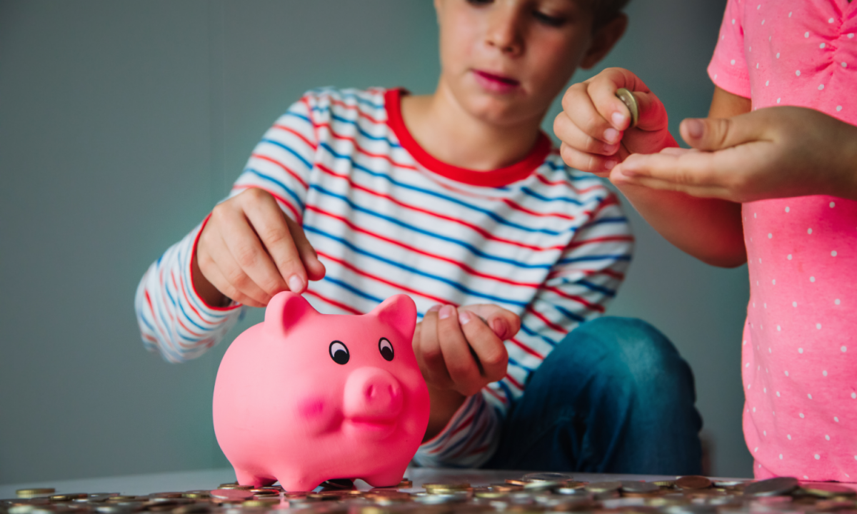 How to Raise Money Smart Kids - MomTrends